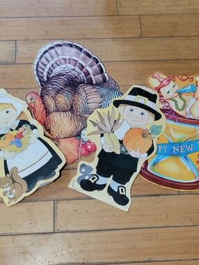 Lot of 4 Vtg Thanksgiving Die Cut Paper Decorations, Pilgrim & Turkey